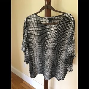 Alfani Black and White Crinkle Blouse